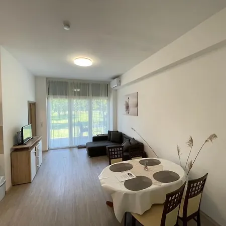 Gyoengybagoly * Balatonbereny